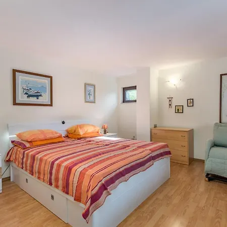 Calma By El-pi Tours *